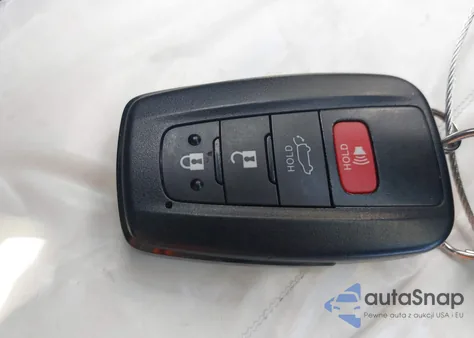 2020 Toyota Rav4 Xle z USA, uszkodzony, nr VIN JTMP1RFV5LD525314